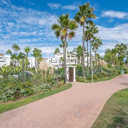 Beachside Costalita Sol - Huge Terrace & Pool Apartment