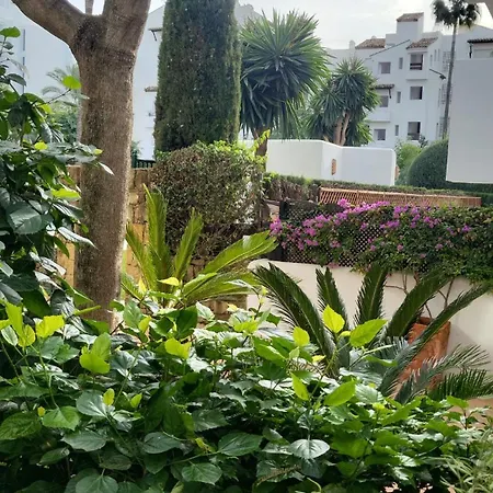 Beachside Costalita Sol - Huge Terrace & Pool Estepona